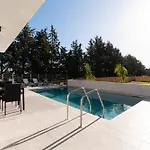 M&b Luxury Villa