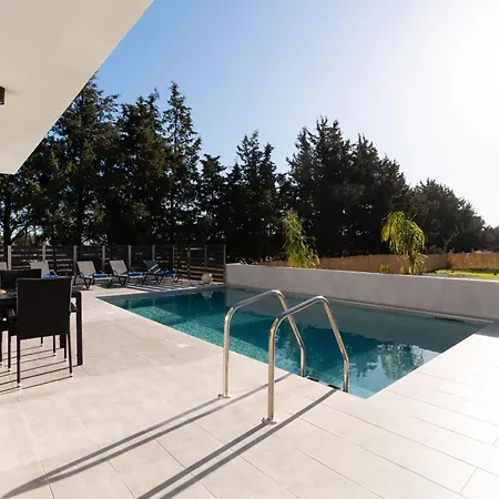 M&b Luxury Villa