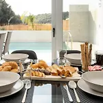 M&b Luxury Villa Charaki