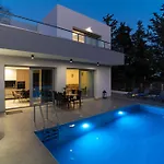 M&b Luxury Villa