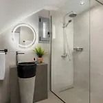 M&b Luxury *