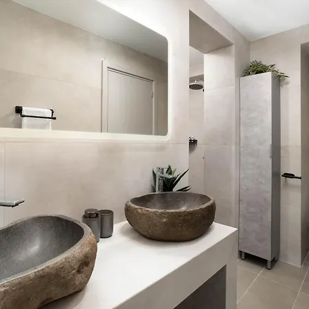 M&b Luxury *